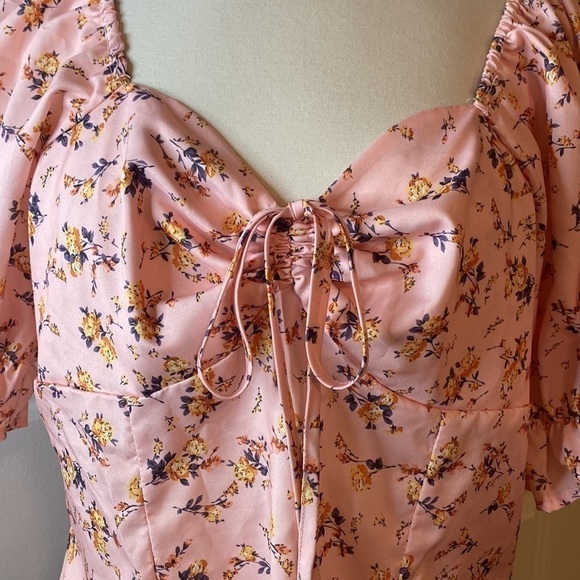 Shein Floral Pink Blouse Size 2XL in Like New Condition - Picture 3 of 8